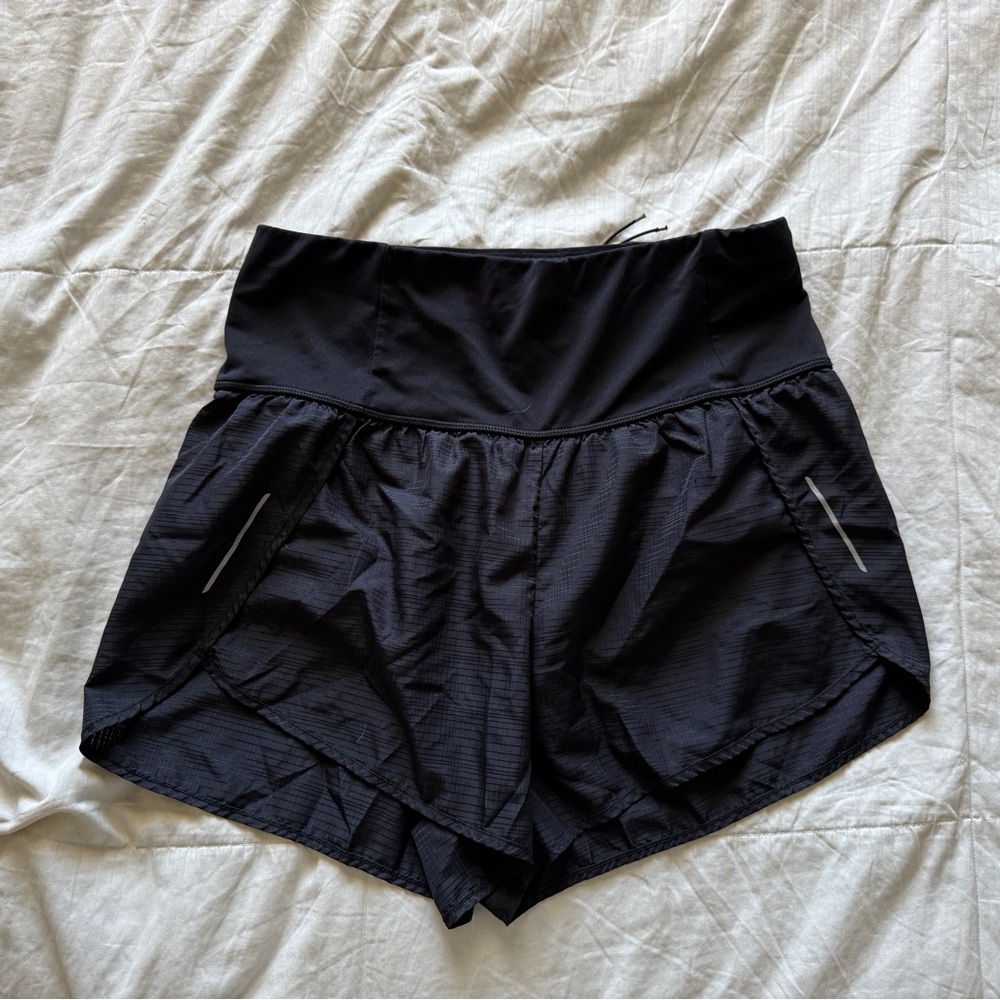 Runner shorts with elastic waist